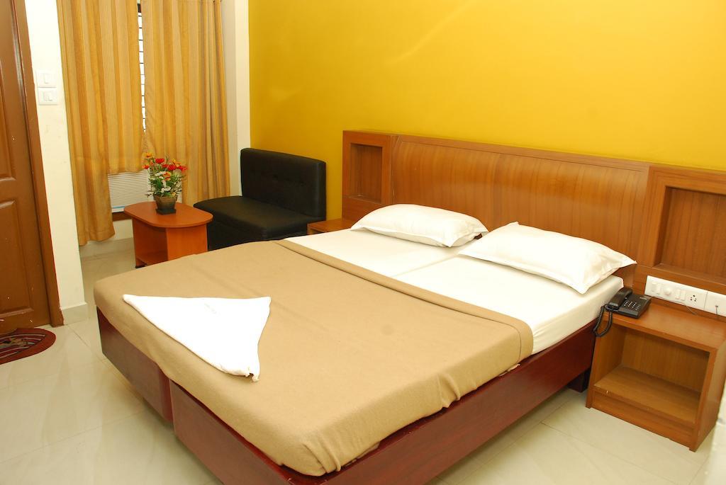 City Manor Hotel Chennai Room photo