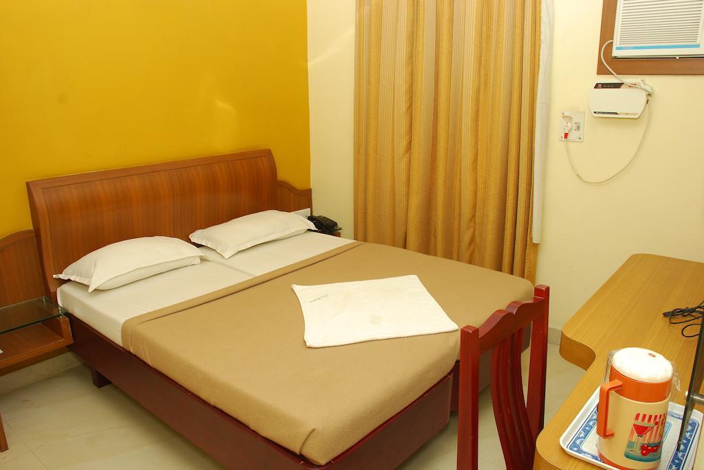 City Manor Hotel Chennai Room photo